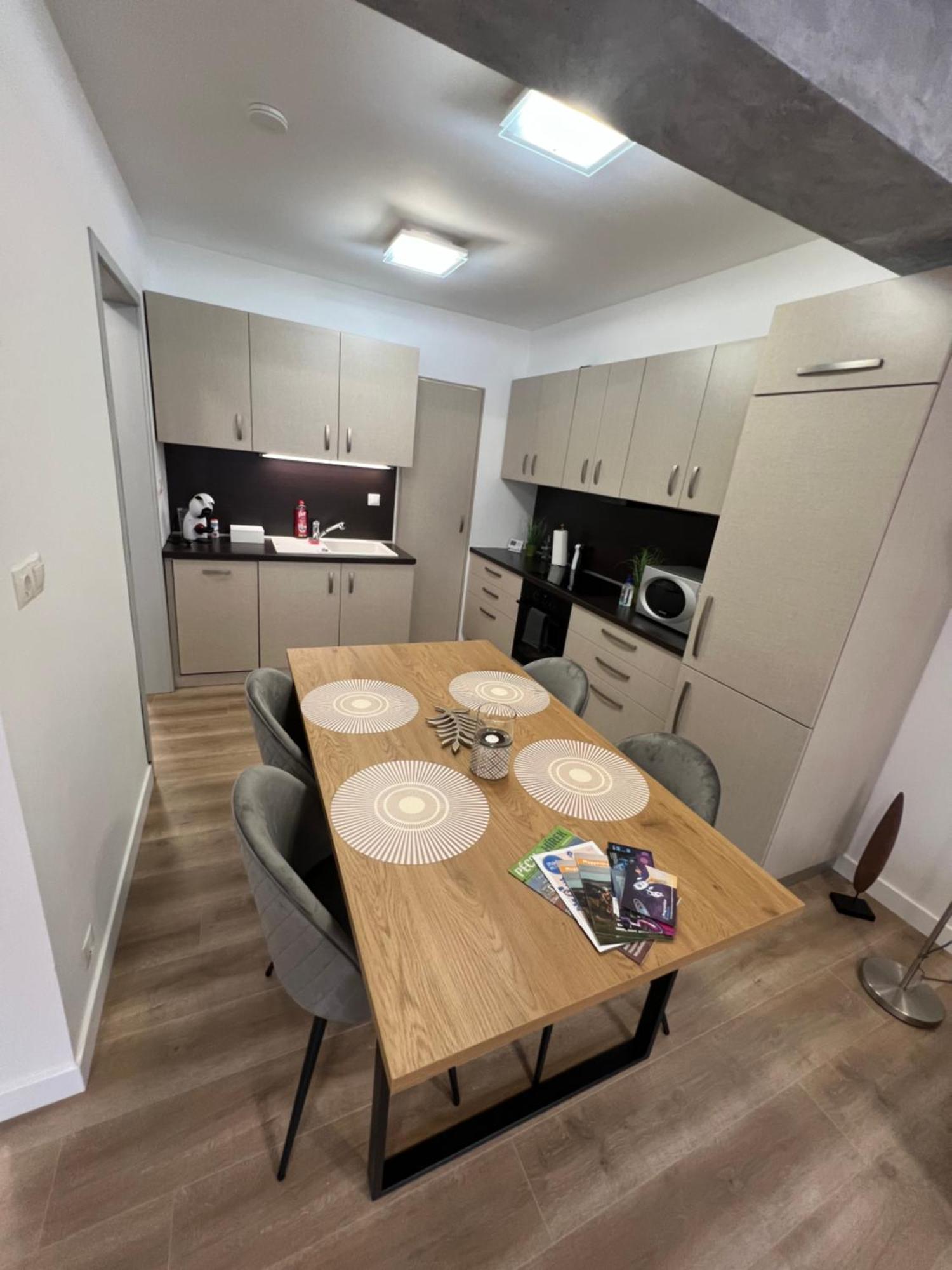 Garay26 Apartman Печ Екстер'єр фото